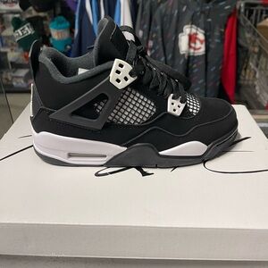 Big Kids Jordan Retro 4 White Thunder Size 4.5. New with box. Ships fast.